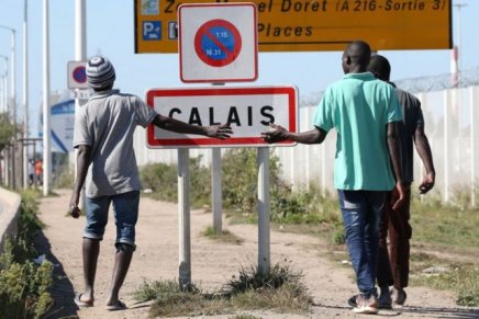 Francia tambien construira un muro contra inmigrantes